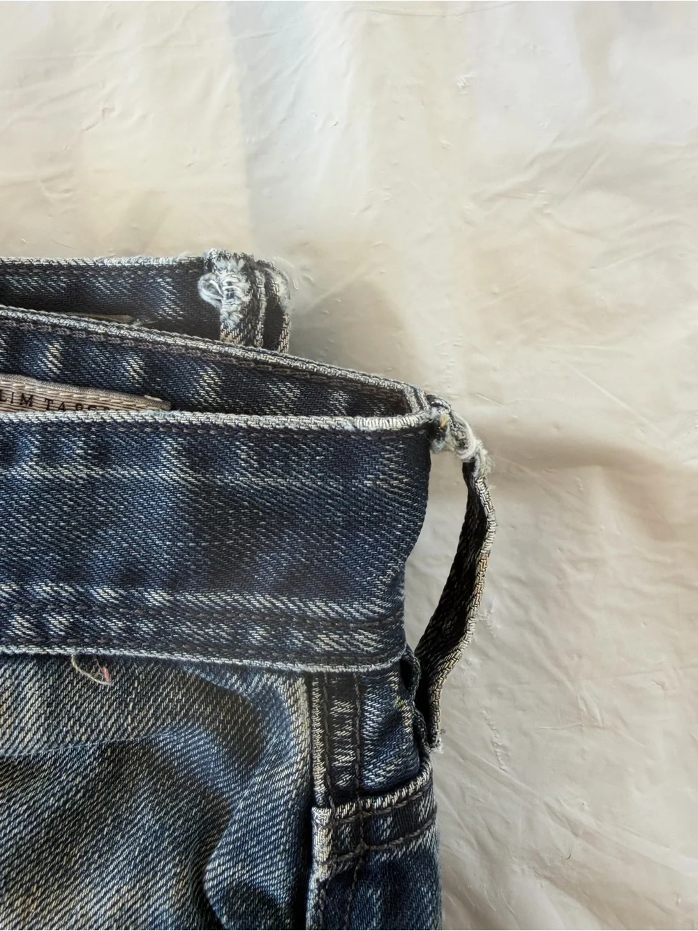 GUESS Robertson Slim Tapered Distressed Jeans 33x32 fits 34x30